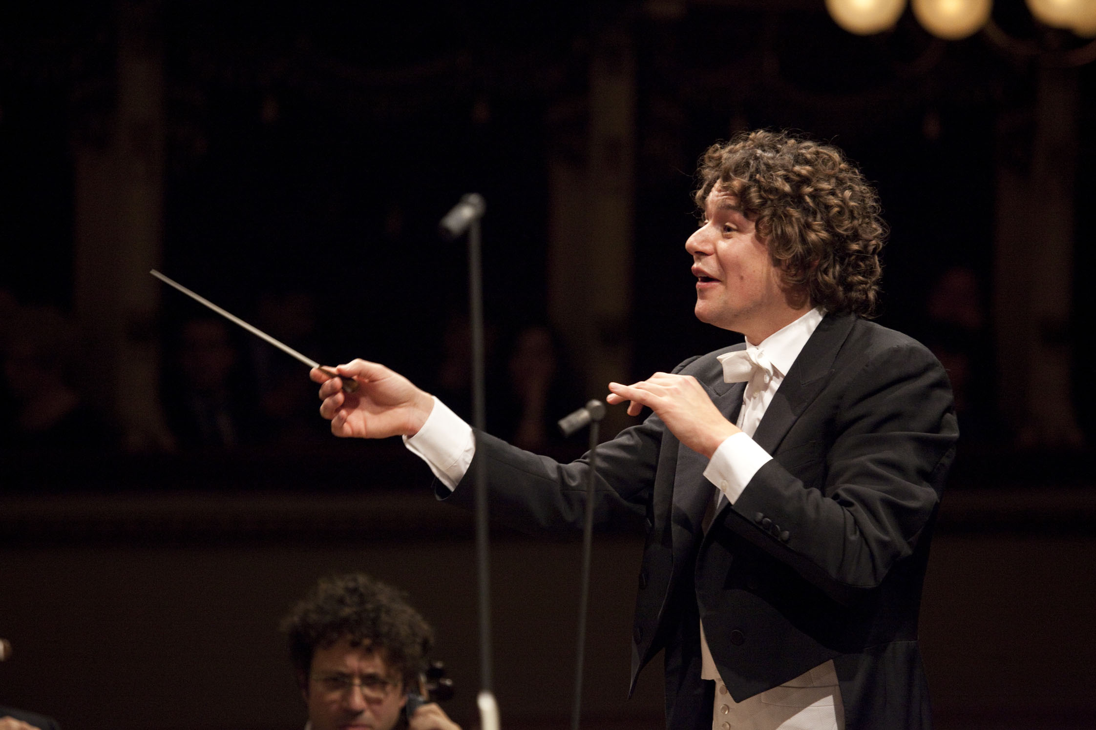 2012 Concerto di Natale   Robin Ticciati 584053RADG ph Rudy Amisano © Teatro alla Scala