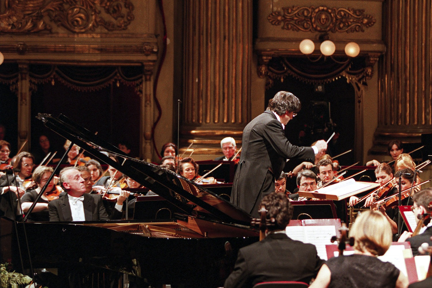 Maurizio Pollini 28_nel 2000 con la Filarmonica Scala diretta da Riccardo Muti 434621TAN