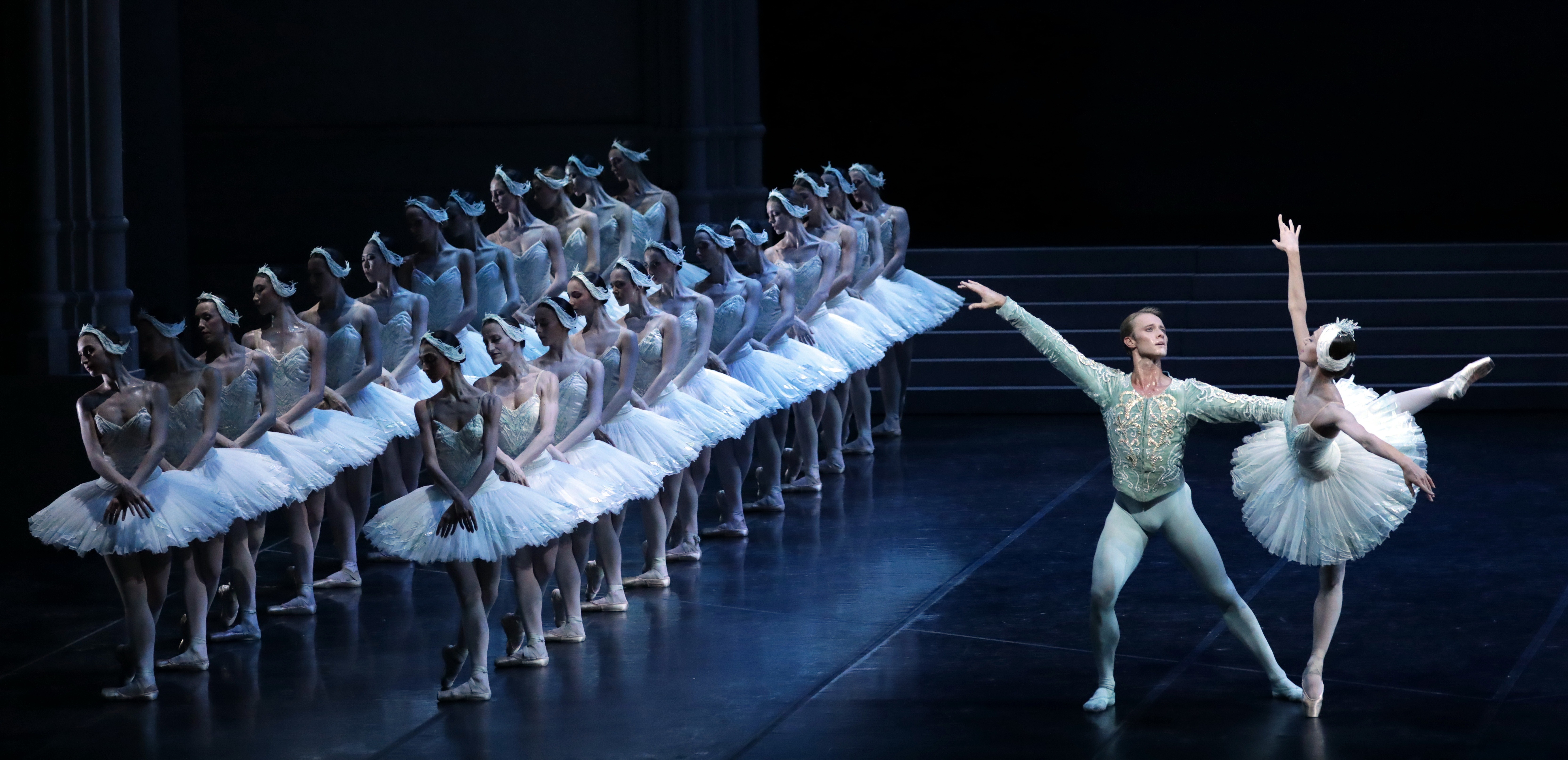Nicoletta Manni Timofej Andrijashenko e il Corpo di Ballo  ph Brescia e Amisano ©Teatro alla Scala