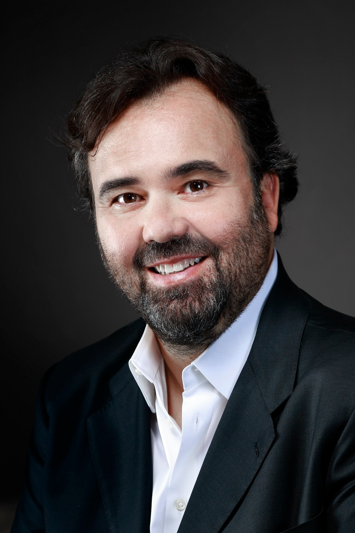 Roberto de Candia headshot © studio Amati Bacciardi